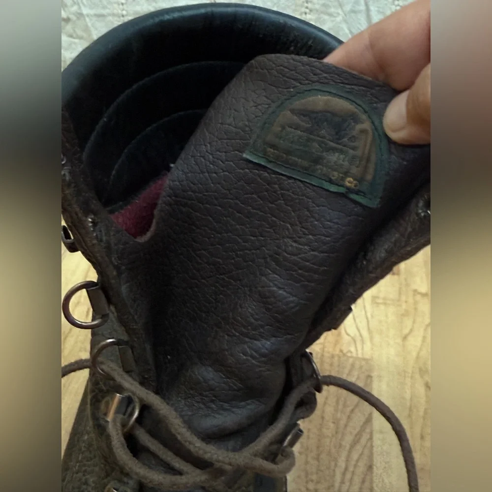 Vintage Red Wing Green Dog Tag Irish Setter Brown 859 Vibram Boots 9.5B Narrow